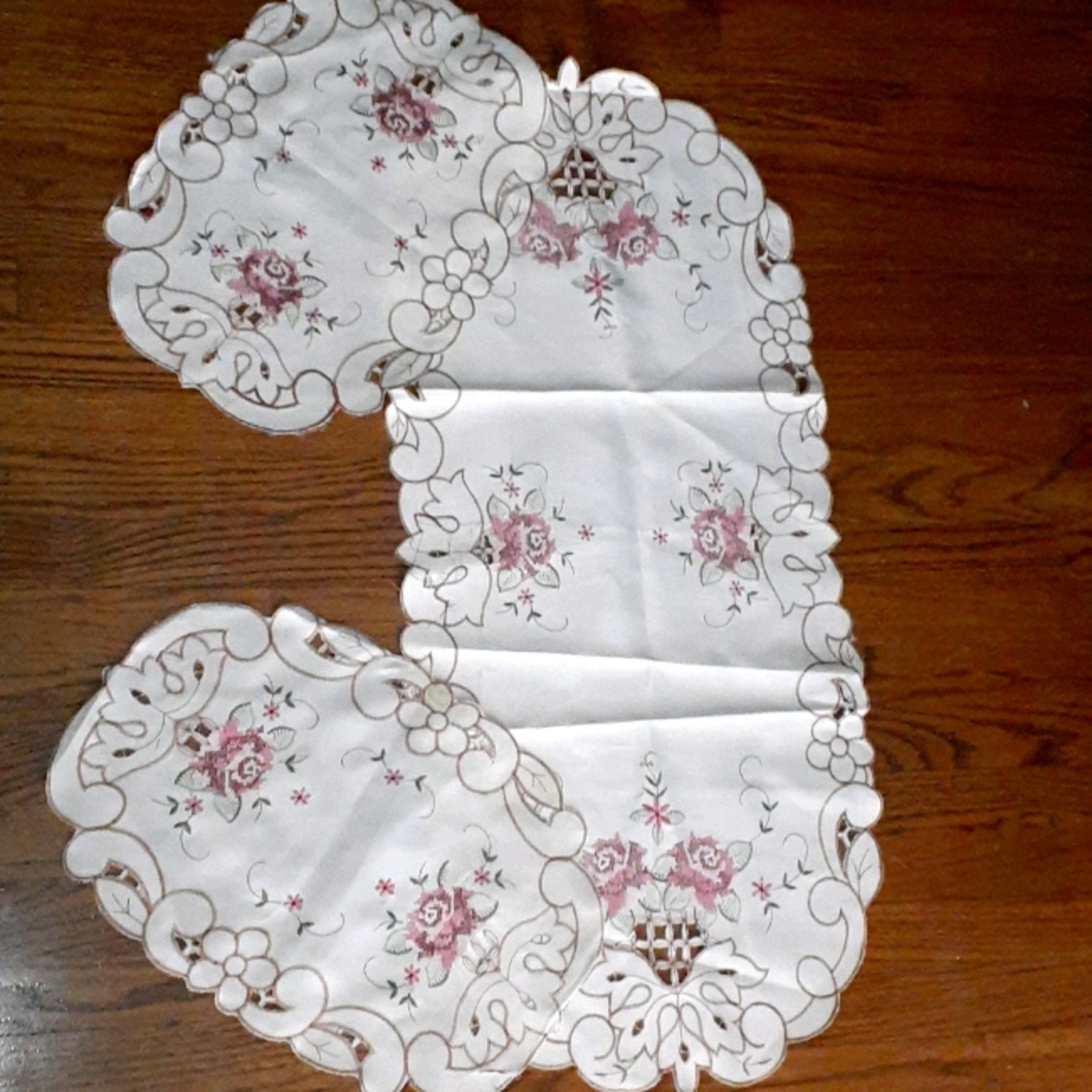 Dining runner table
